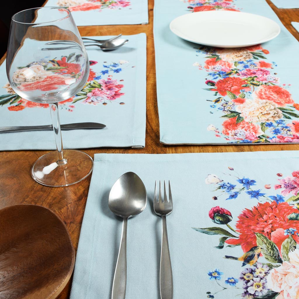 TABLE LINEN SETS